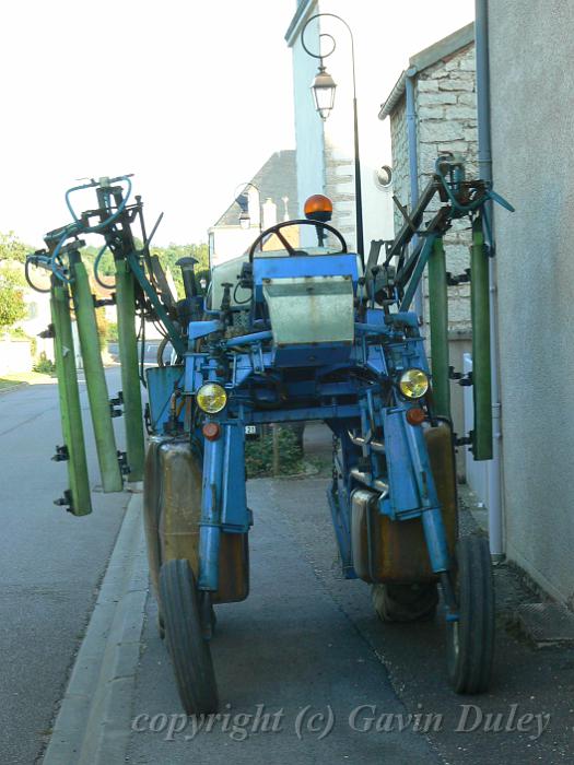 Over-the-vine tractor P1130830.JPG